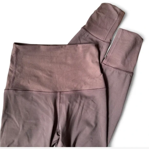 lululemon Align Super-High-Rise Ribbed-Trim Tight 28" - Picture 3 of 4